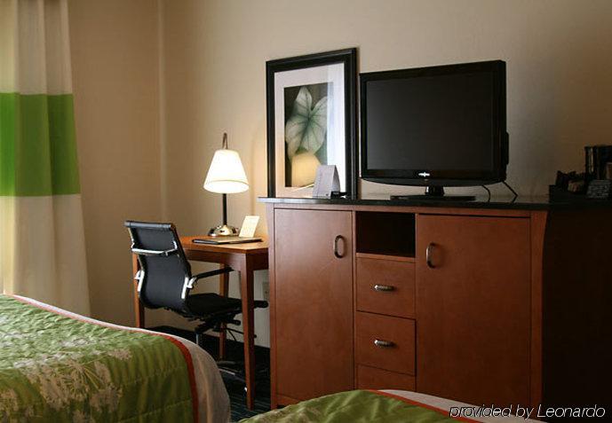 Fairfield Inn & Suites Clarksville Exterior photo
